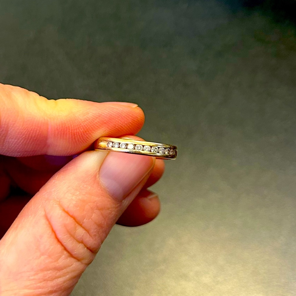 10k gold diamond band